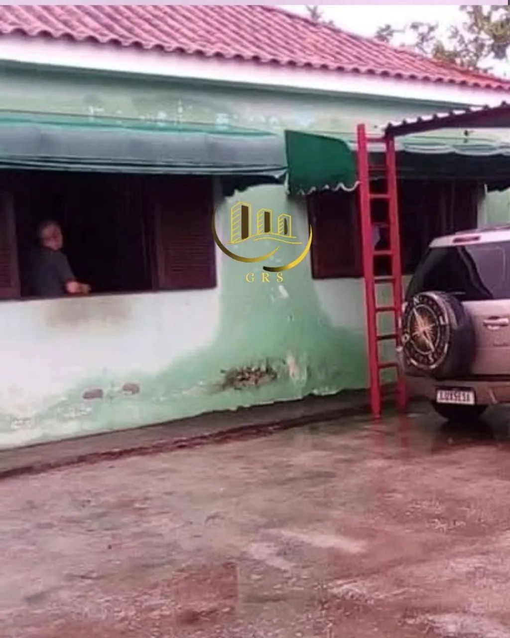 CASA À VENDA NO BALNEÁRIO EM SÃO PEDRO DA ALDEIA-RJ.