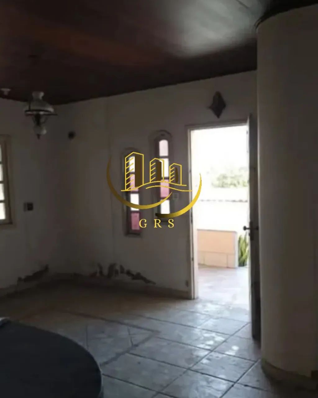 CASA À VENDA EM SÃO PEDRO DA ALDEIA-RJ.