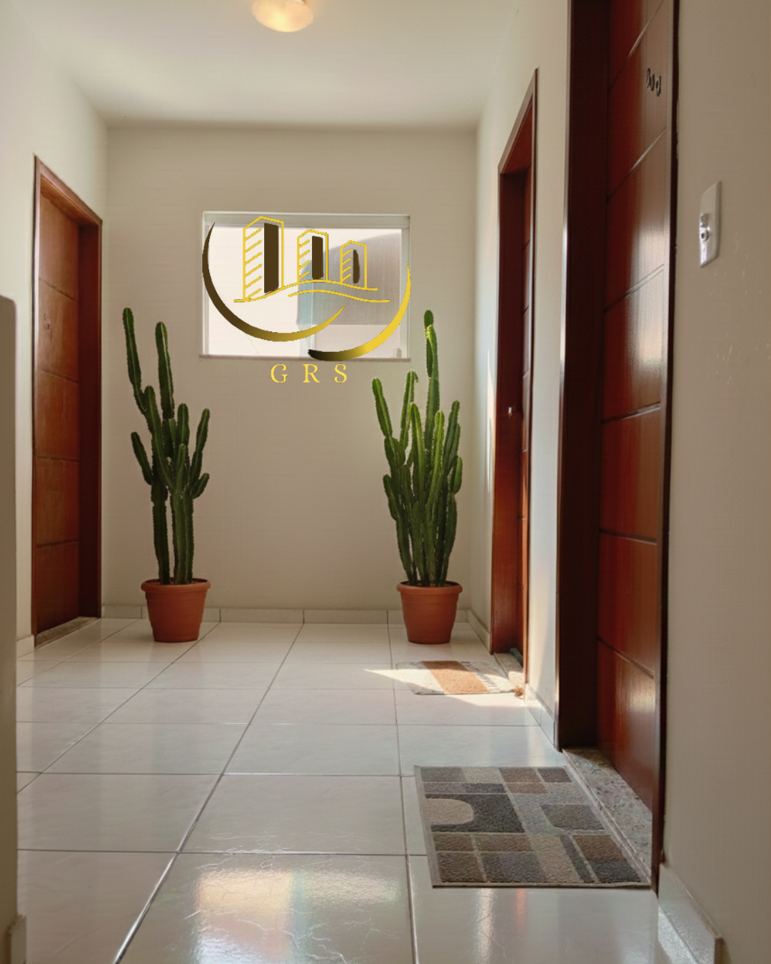 APARTAMENTO Á VENDA NO CENTRO DE SÃO PEDRO DA ALDEIA-RJ.