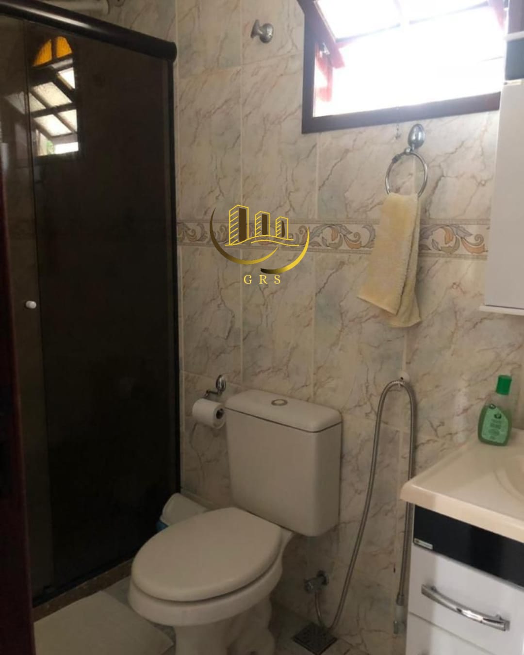 DUAS CASAS MAIS UMA SUÍTE À VENDA  PRAIA DA PITÓRIA EM SÃO PEDRO DA ALDEIA-RJ.