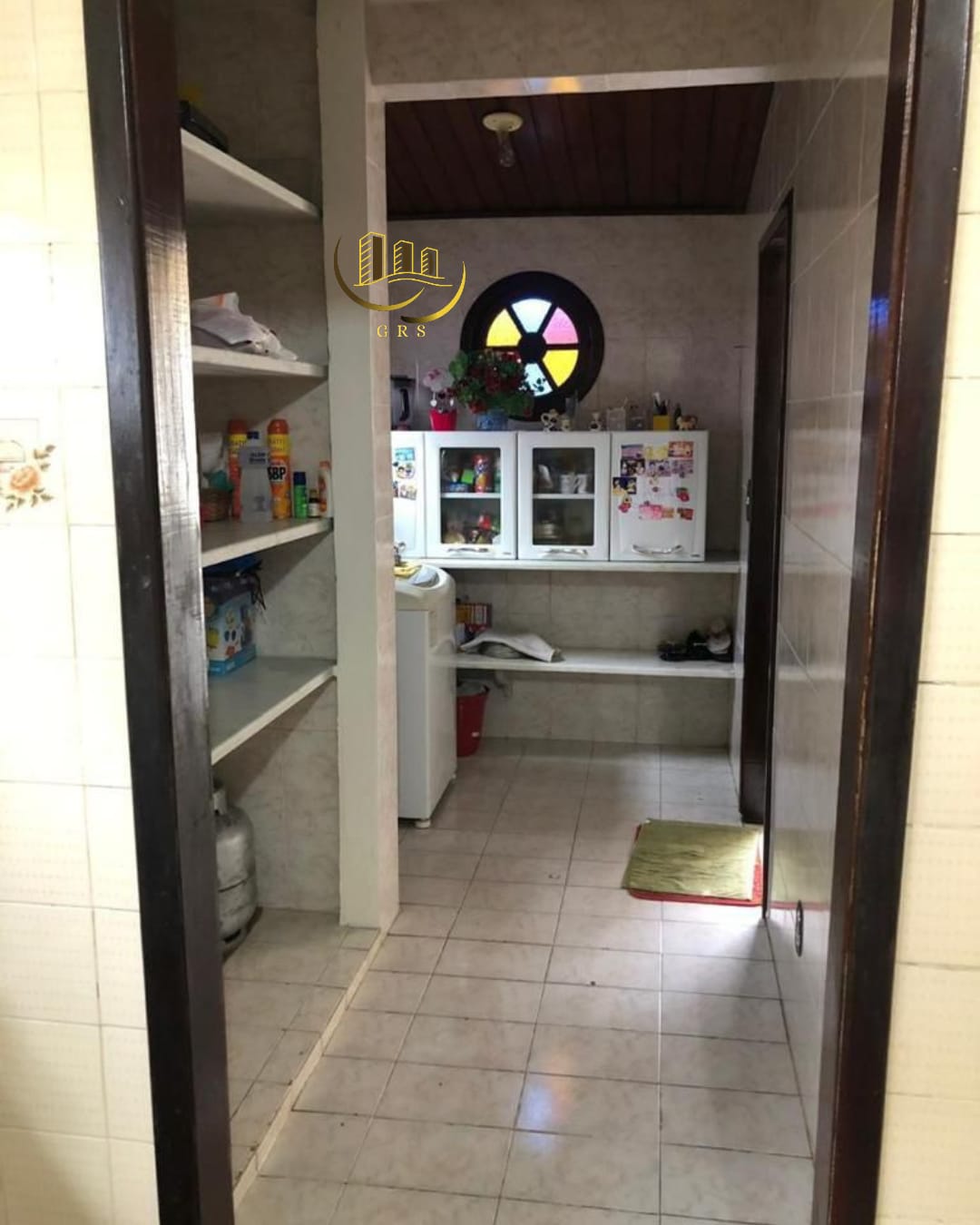 DUAS CASAS MAIS UMA SUÍTE À VENDA  PRAIA DA PITÓRIA EM SÃO PEDRO DA ALDEIA-RJ.