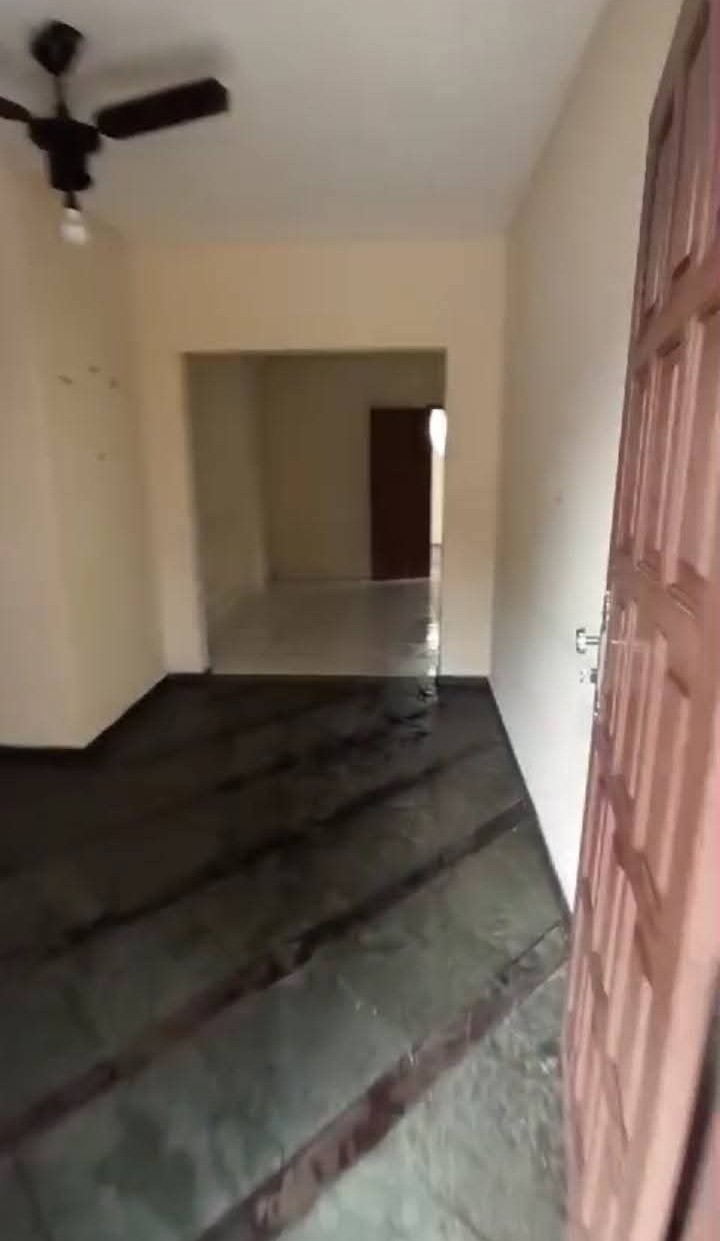 CASA À VENDA NA ESTRADA DOS PASSAGEIROS PORTO DO CARRO EM SÃO PEDRO DA ALDEIA-RJ.