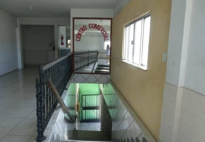 ALUGUEL DE SALAS/LOJAS COMERCIAIS EM ESTAÇÃO SÃO PEDRO DA ALDEIA-RJ.