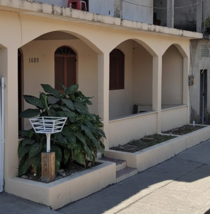 CASA À VENDA NA ESTRADA DOS PASSAGEIROS PORTO DO CARRO EM SÃO PEDRO DA ALDEIA-RJ.